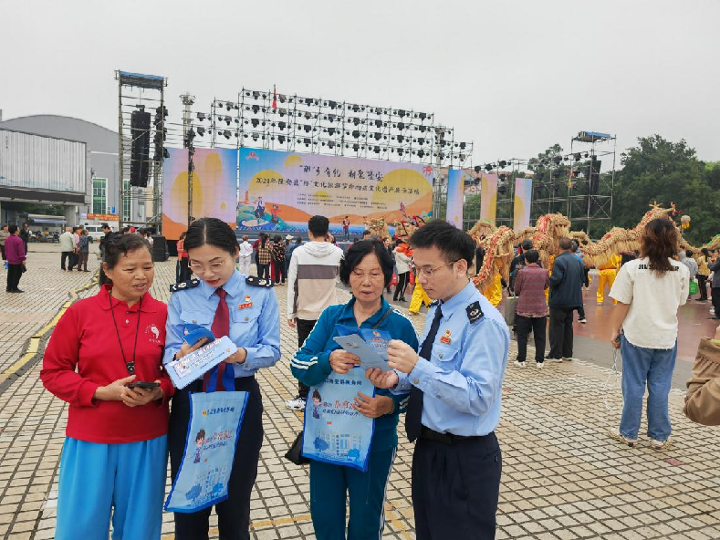 广西隆安：“那”乡有约 “三月三”税收宣传正当时