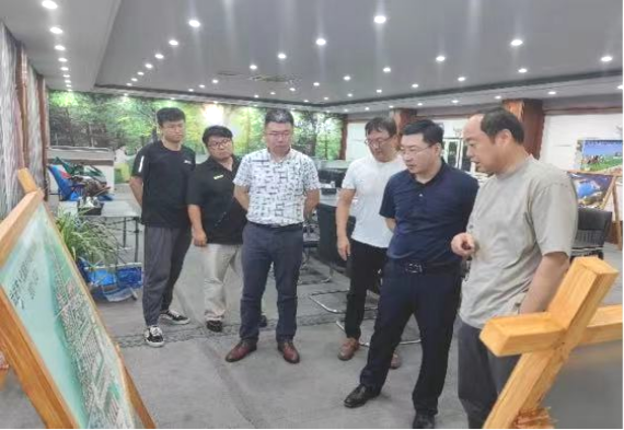 校地合作 共建“红绿蓝”乡村建设共同体