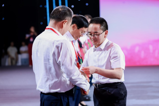茅台全面升级“中国茅台·国之栋梁”公益品牌