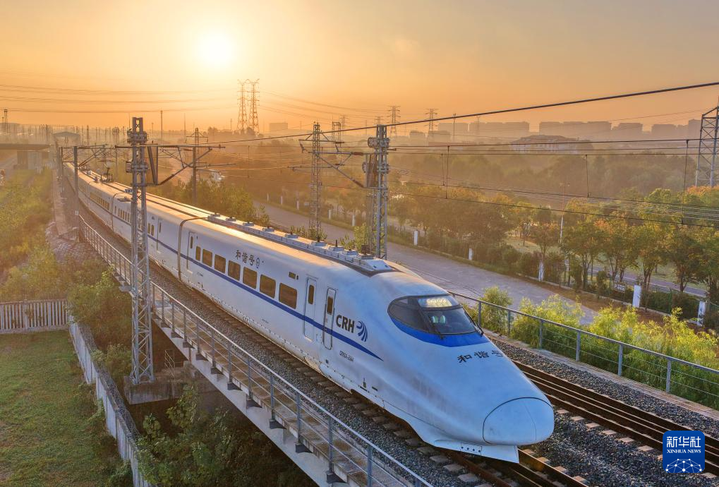 全国铁路10月11日起实行新的列车运行图