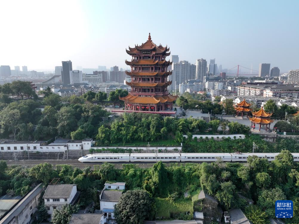 全国铁路10月11日起实行新的列车运行图