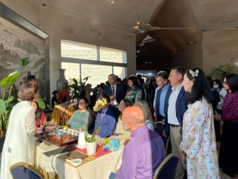 泾渭茯茶频现外交场合 成文化交流“中国名片”