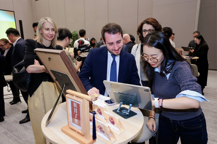 从“读懂天书”到“60秒出PPT”：阿里千问“圈粉”12国外交官