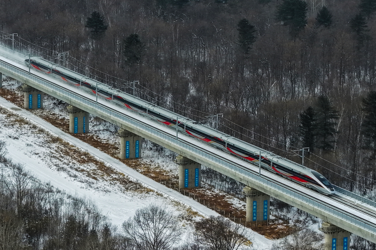 沈佳高铁沈白段迎来首次冬季“大考”