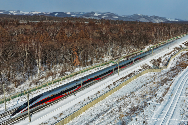 沈佳高铁沈白段迎来首次冬季“大考”