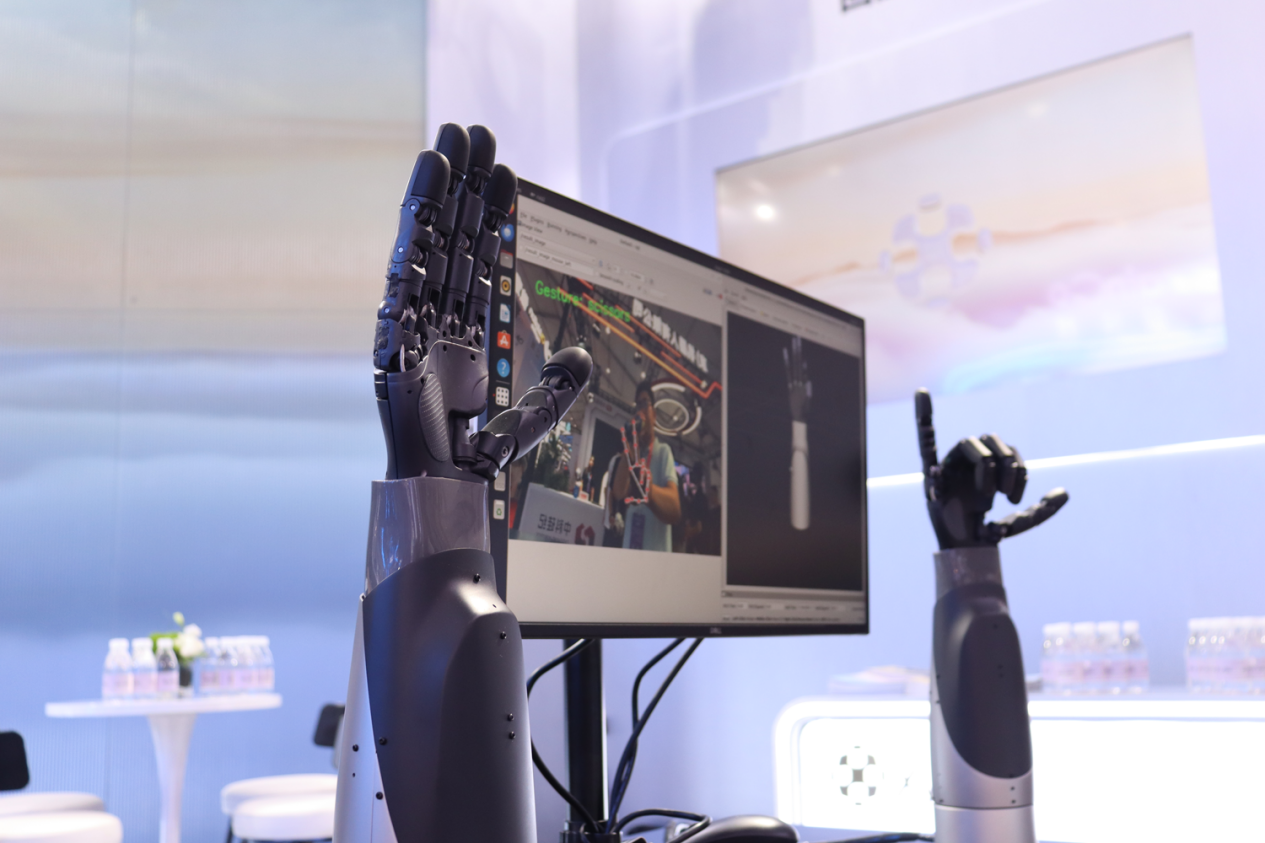 全栈自研+规模化产线！曦诺未来获超万台高自由度灵巧手订单