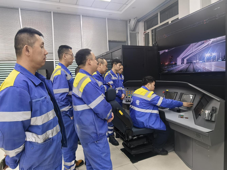 2026春运进行时丨高寒高铁“智驾”背后的“绘图师”