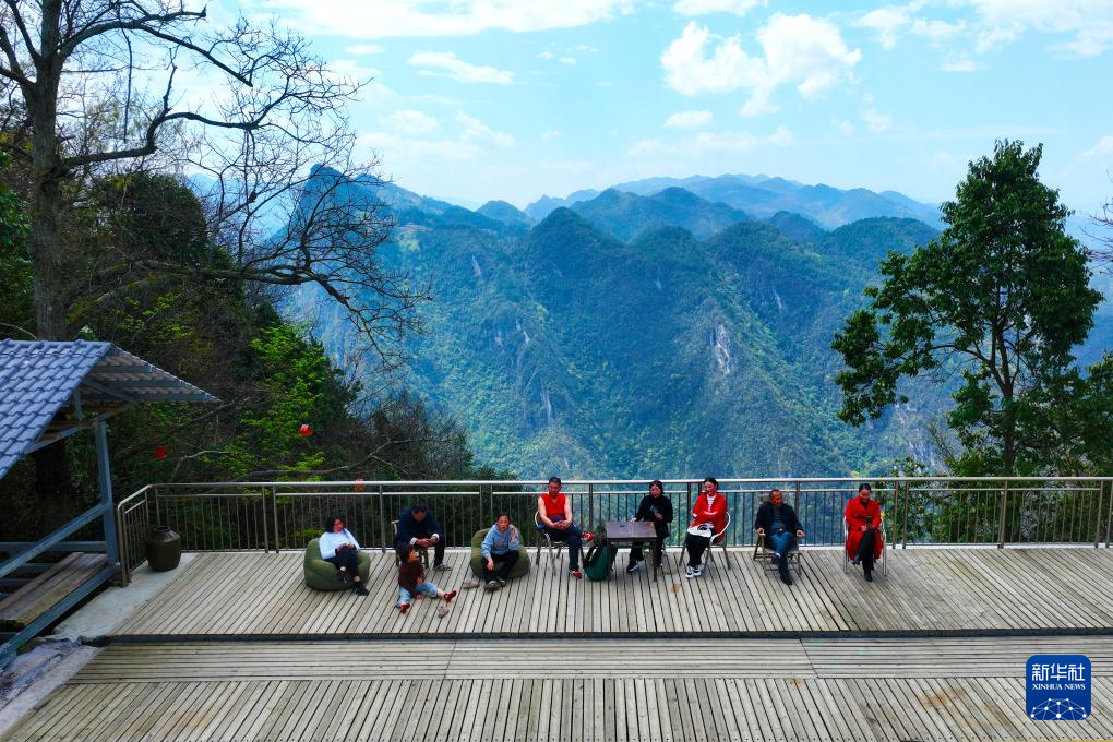 假期里的春日经济