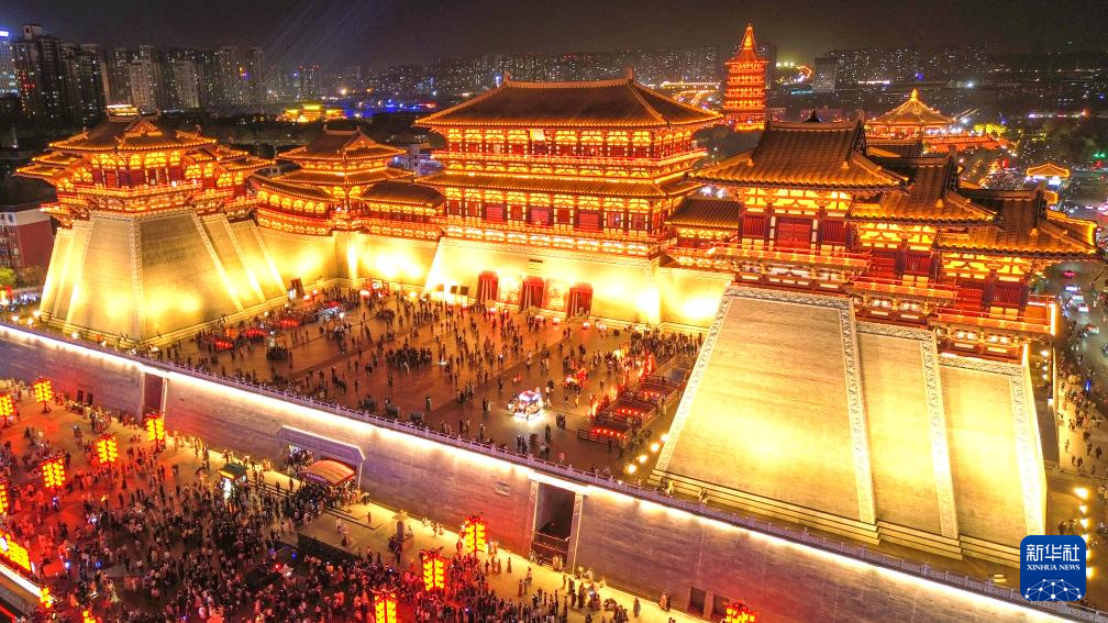 假期里的春日经济