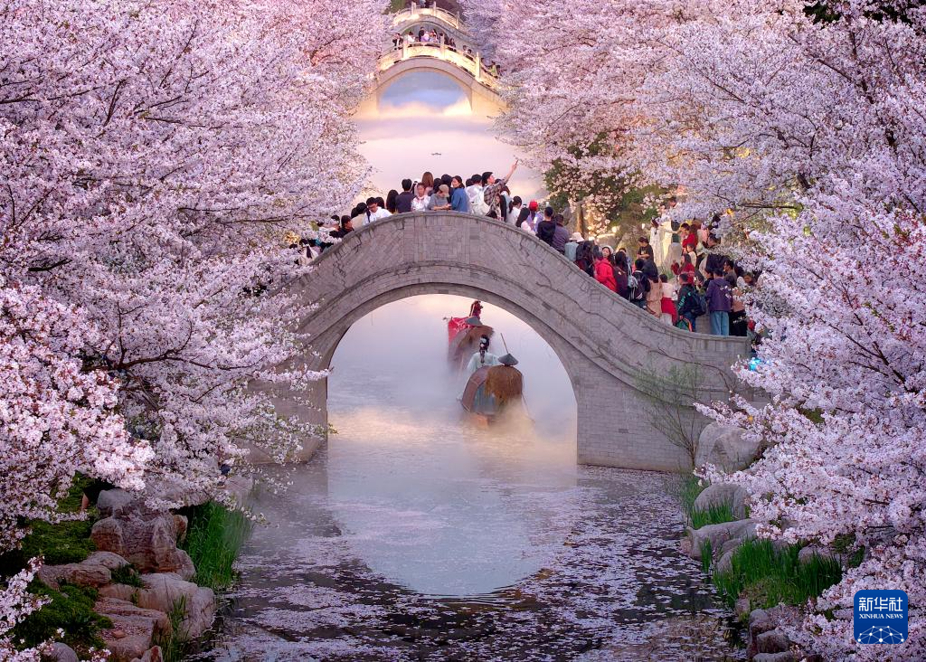 假期里的春日经济