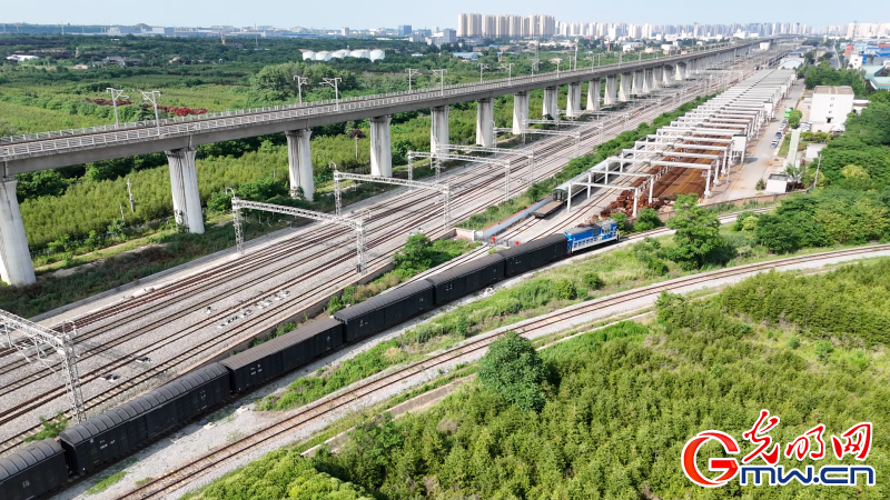 全国首趟专用线整车混装货物城际班列开行 全国首趟专用线整车混装货物城际班列开行