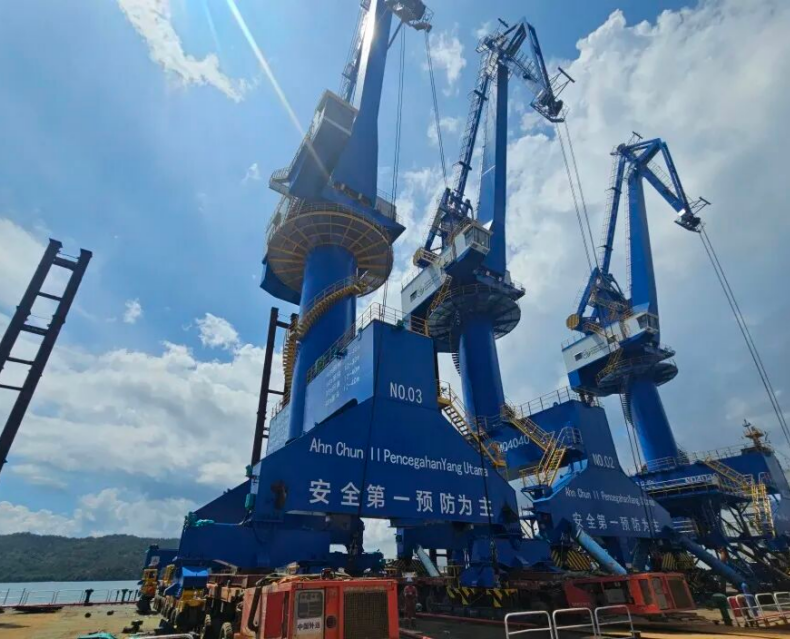 中国外运B2B物流方案护送钢铁巨臂出海