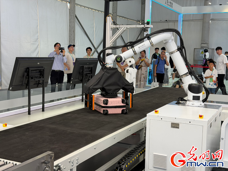 人机共生 在2026世界机器人大会解锁未来新方程式 人机共生 在2026世界机器人大会解锁未来新方程式